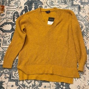Beautiful mustard Topshop knit v-neck ribbed sweater